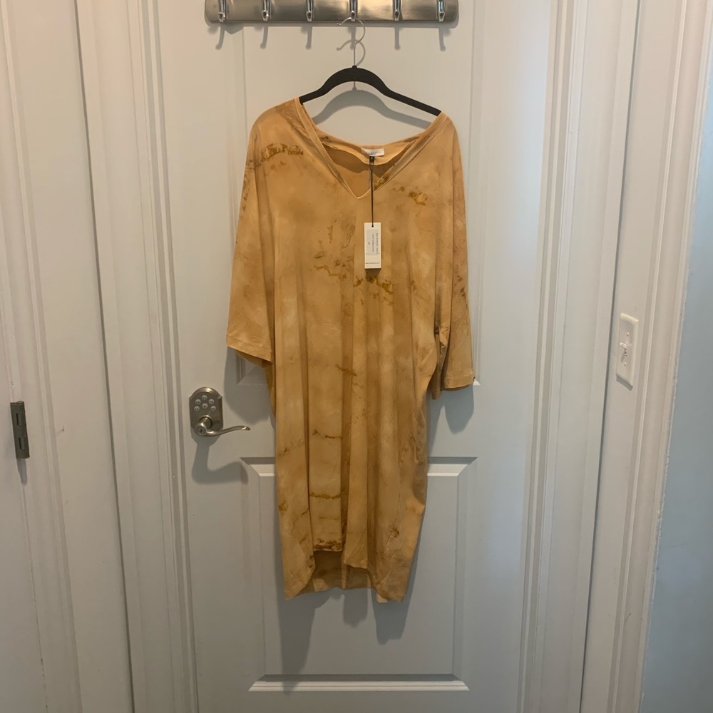 This is beautifully made , Hand dyed